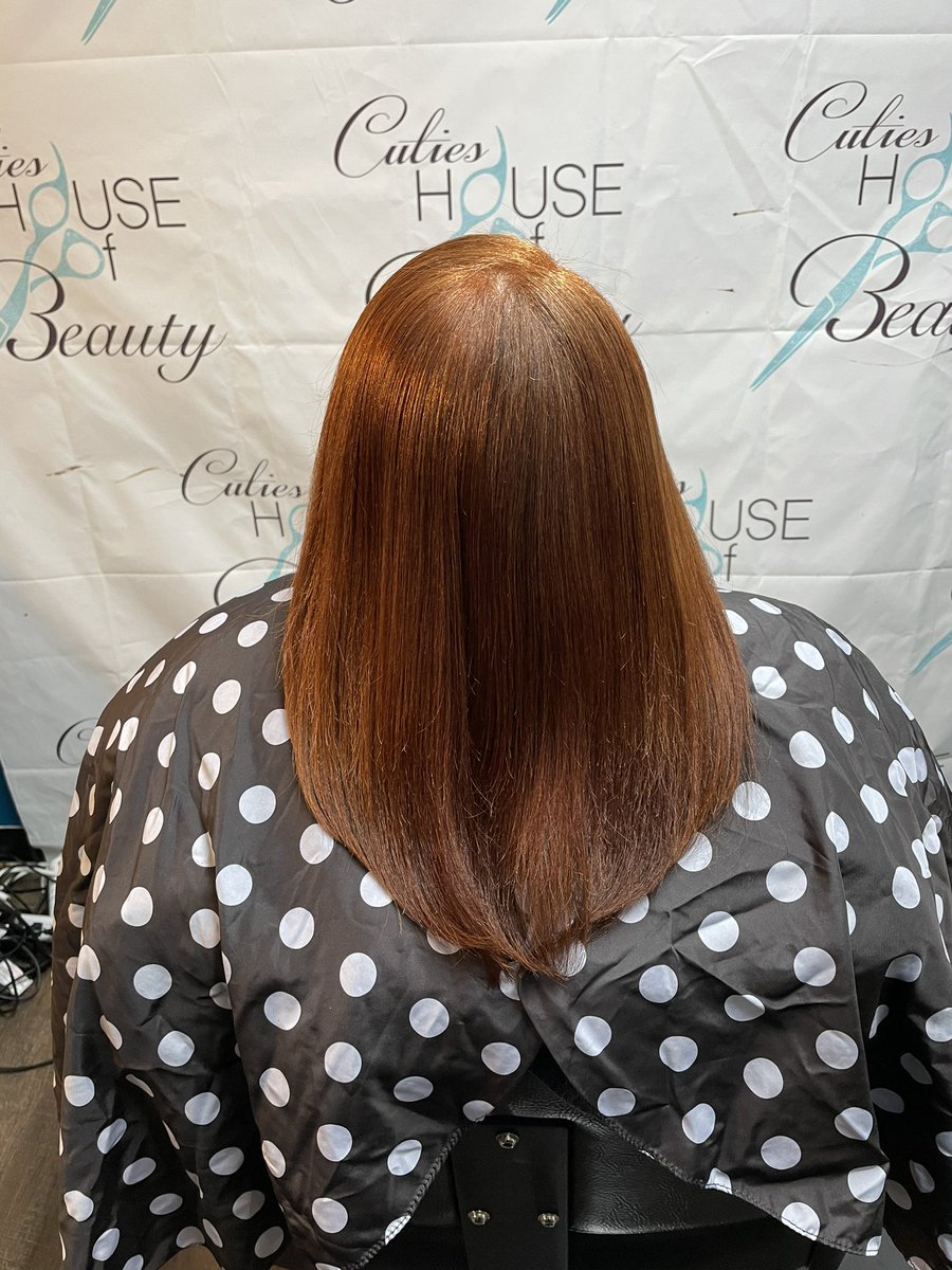 Nothing like a little color and a good silk press 😉
No weave and no creamy crack 😉

#cutieshouseofbeauty
#amorecolor
#copper
#healthyhair
#H2Pro
#silkpress 
#naturalhair
#franklinky
#kentuckysalon
#kentuckystylist
#tnsalon
#tnstylist