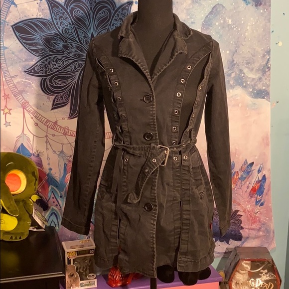runningafterGod's tweet photo. So good I had to share! Check out all the items I'm loving on @Poshmarkapp from @neelillek #poshmark #fashion #style #shopmycloset #apt9 #royalbones: https://t.co/54fUOi6hPZ https://t.co/mKeSlPQAO0