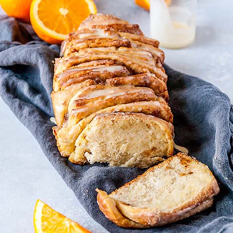 RedStarYeast's tweet image. RECIPE: bit.ly/2U5H3w2

This Vegan Orange Cinnamon Pull Apart Bread is a mouth-watering treat that will have you going in for seconds.
#veganrecipes #pullapartbread #vegan