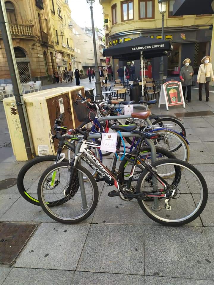 plataforma_co's tweet photo. Ganas de pedalear contra la violencia machista. Sábado 21N. 12h. Gta. de Nuremberg/Víal. Acompañan el #CarrilBici #GalileoGalilei #InteRed #AsociaciondeMujeresMarianne #AVCañeroNuevo #ÉpicaFeminista #AVValdeolleros #NubiaApoyoFamiliar #LasJaras #ÁreaMujerIU #Aperfosa #Paradigma https://t.co/1UzIvigncJ