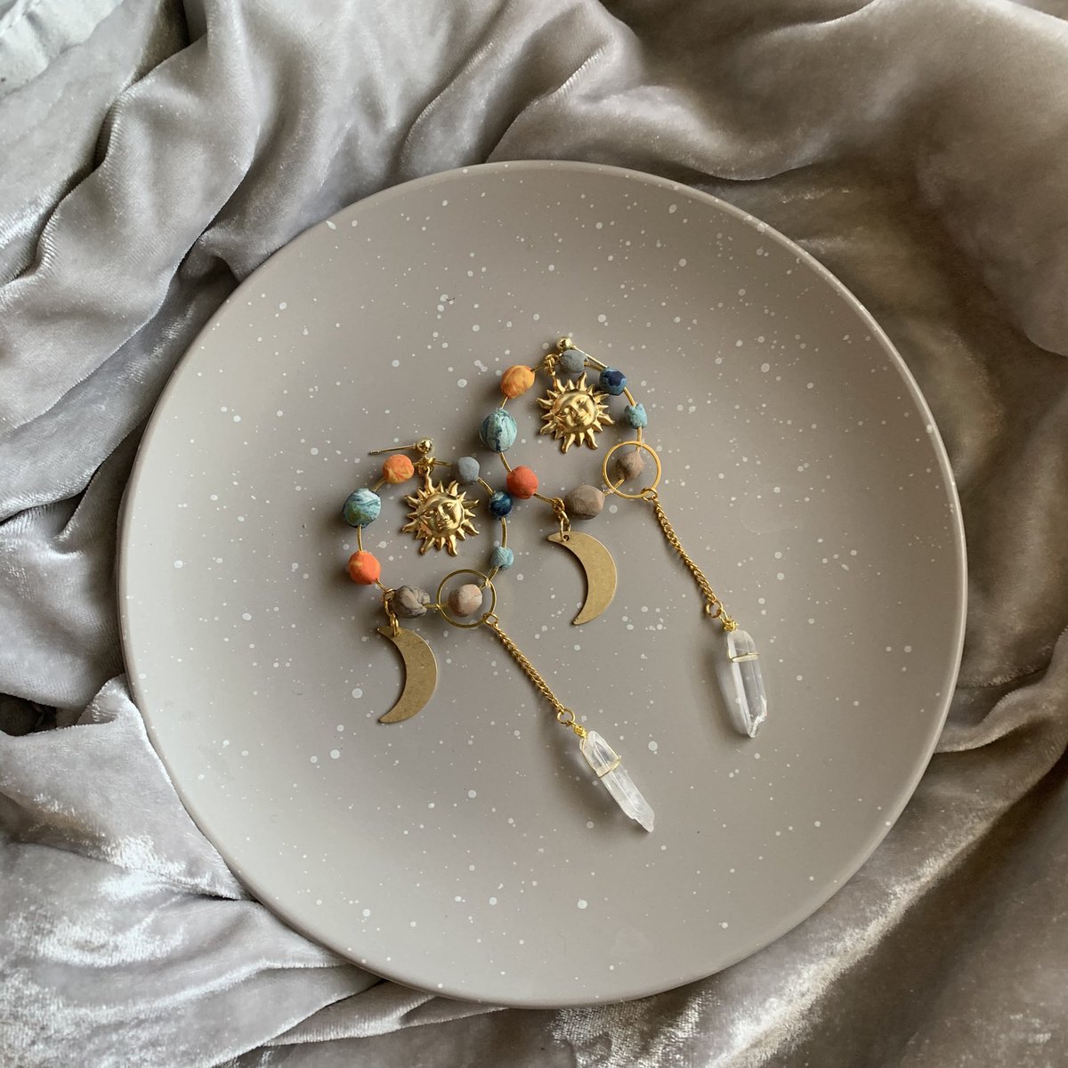 birdofclay_'s tweet photo. GIVEAWAY 🪐🌞✨

I am giving away a pair of solar system earrings to TWO people! Enter to win.

RULES:

- Follow @birdofclay_ 
- Like &amp; RT this tweet (no quote tweets)
- tag a friend down below! 

Closes Monday, 11/23 

Tag extra friends = Extra entries 🥰 https://t.co/9czGg5QKcP