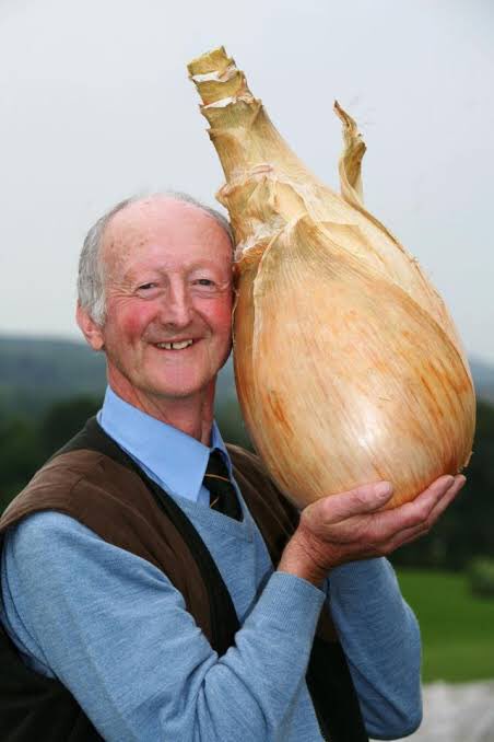 how tf is this one dude growing a bunch of giant vegetables.. WHAT IS HIS SECRET