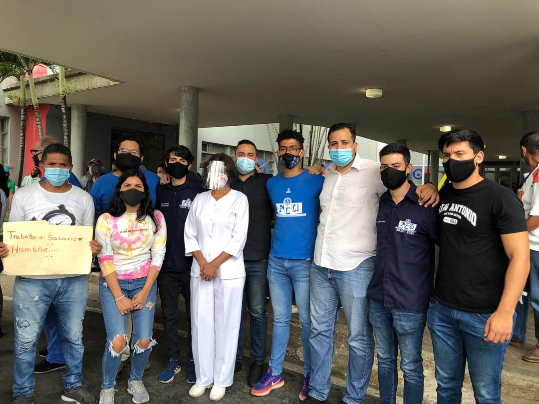 Uniespacio's tweet photo. RT @DavidGSosaE2: Seguiremos respaldando al pueblo venezolano en sus demandas sociales y políticas. Los estudiantes estaremos siempre del lado de los ciudadanos y la universidad venezolana.

@confevme

¡La sombra será vencida! https://t.co/aeZJkV24Lu