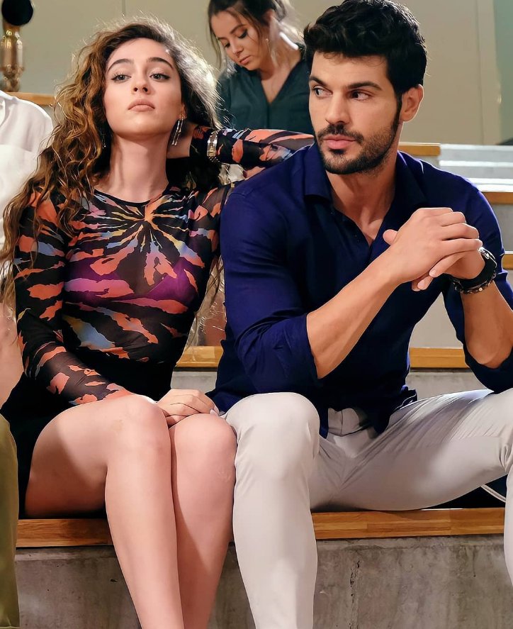 ¡Seriedad! #SolYanım

#TolgaMendi #CemreBaysel