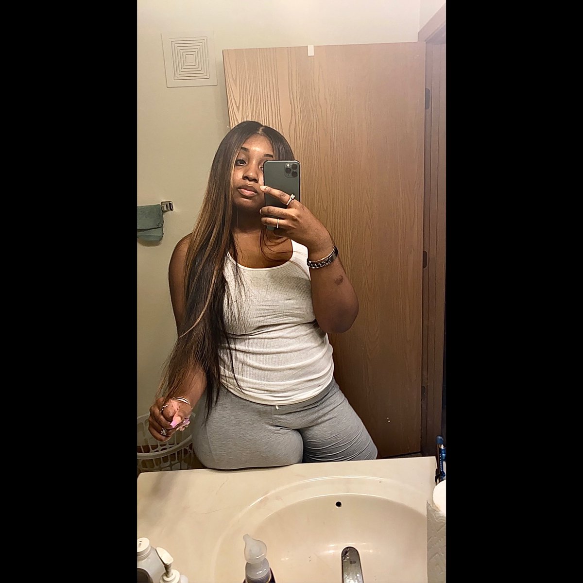 callmeniyaah's tweet photo. Don’t Play 🧚🏾‍♀️✨ https://t.co/y2n8d9qZV5