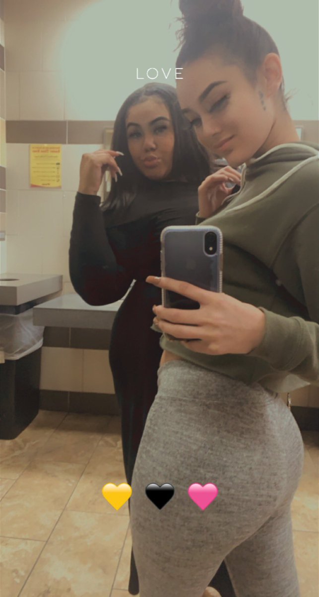 alyydatbabyy's tweet photo. He wanna fuck wit a raw bitch 😜🤑 https://t.co/Wyz7rUh6vk