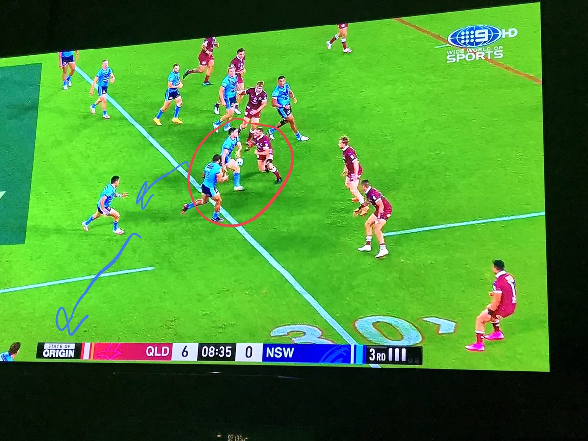 With Walker around Cleary’s side, NSW have an overlap, with Walker looking to take advantage of the one man overlap.....but Cleary passes for a Frizell hit up. A Great attacking chance ruined and numbers advantage ignored.