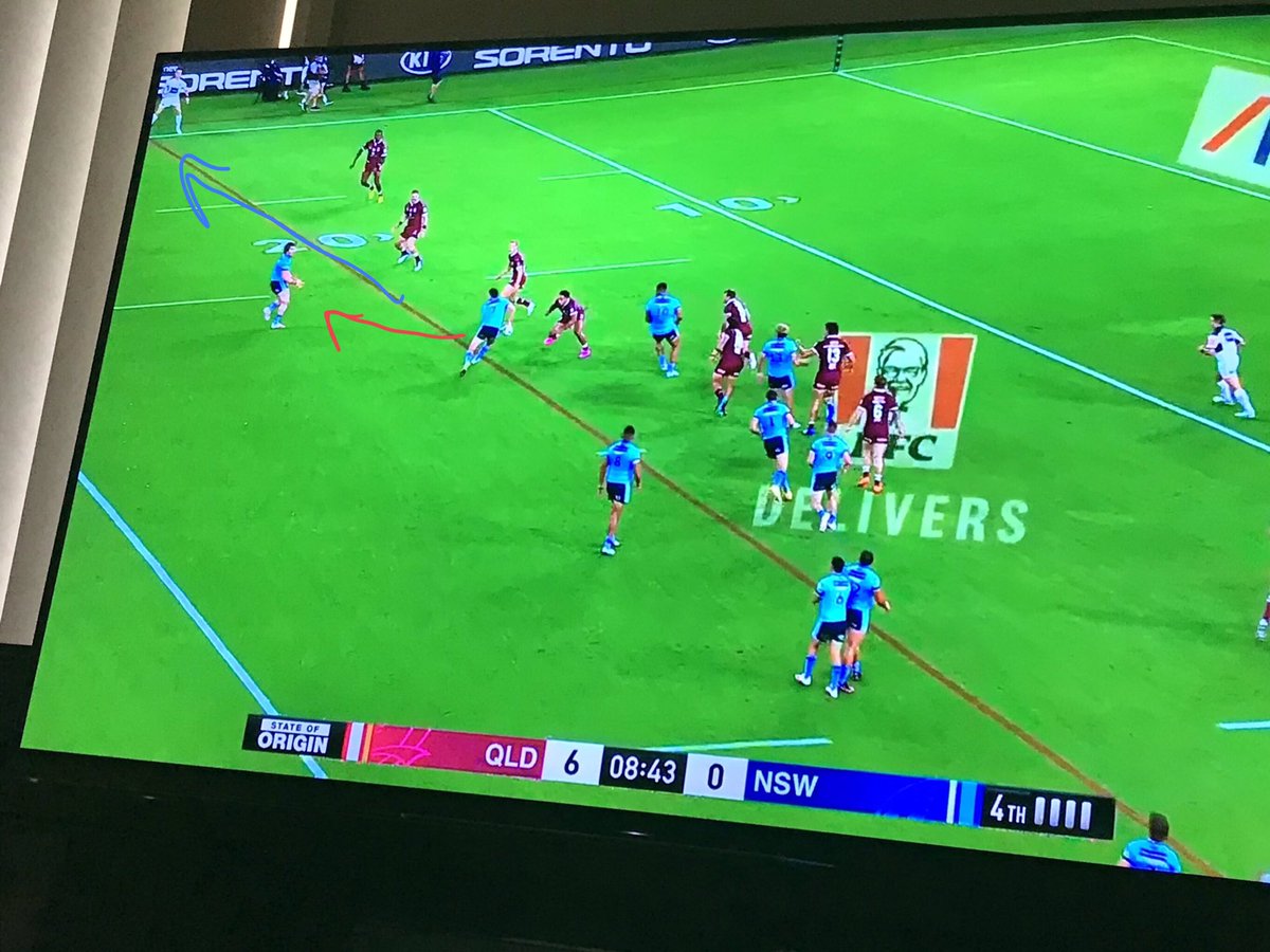 Cleary does nothing to invite Crichton as a hole runner/use him as a block play.... or take advantage of the extra man Tupou wide. Another great attacking chance ruined.
