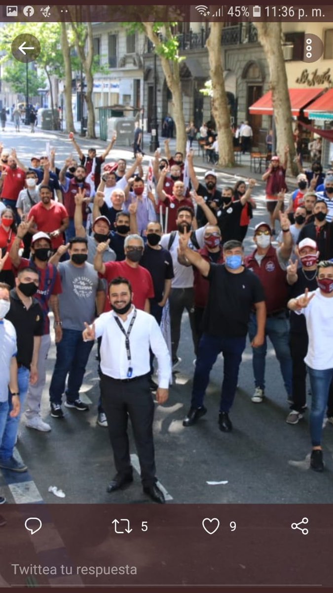 Remera roja @molinaernesto51 militante ? Socialista y antiperonista .salio del zarcofago . <a href="/garbarino/">Garbarino +</a> estemos siempre en la vereda de enfrente de este garca <a href="/MuerzaRamon/">Ramon Muerza</a> muy mal acompañado <a href="/NewGenComercio/">NUEVA GENERACIÓN DE COMERCIO</a> <a href="/amadomario/">Mario Amado</a> <a href="/m_migliore/">Mario Migliore</a> <a href="/comercio2023/">Comercio2023</a> <a href="/BuffonePablo/">Pablo Buffone</a> <a href="/Traidores18/">Traidores No</a> ..