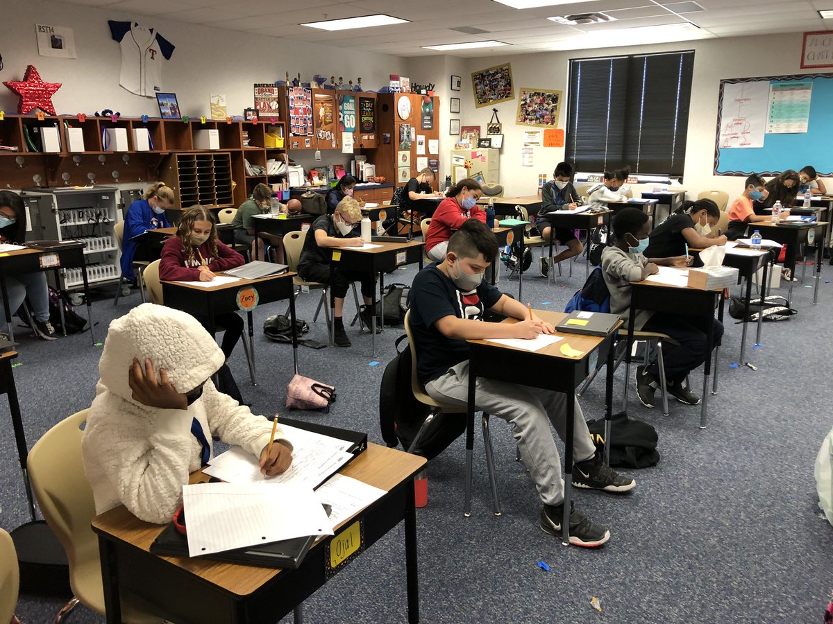 MissSmithSSI's tweet photo. During SEL time today students were shining superstars with their responses! @LindseyElem @CounselorSharp https://t.co/HA1ihltuFH