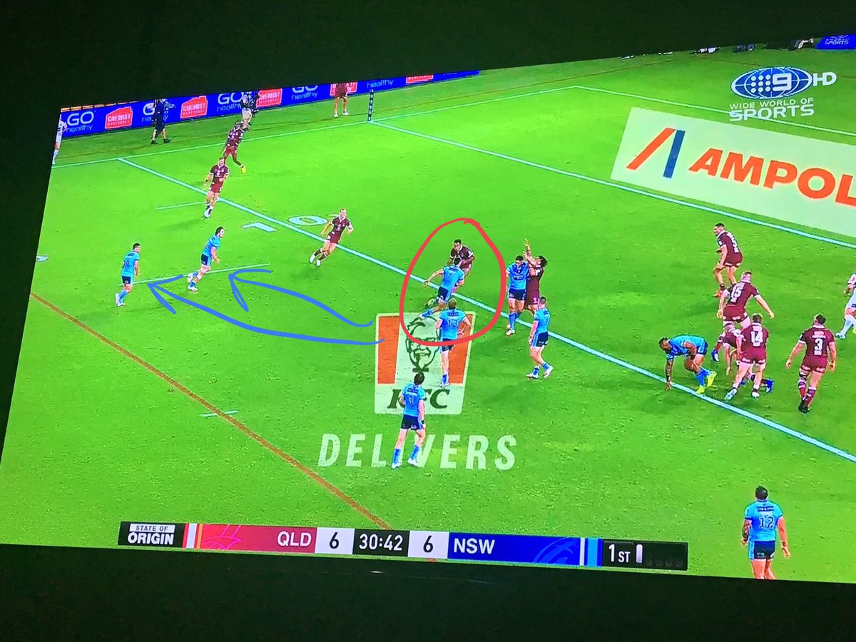 NSW have a 4 on 3 with Walker soon organising a NSW try.....but Cleary insanely takes a run that bombs an almost certain NSW try.Look at that space left for Walker and that fractured Queensland line on the left. Try ruined