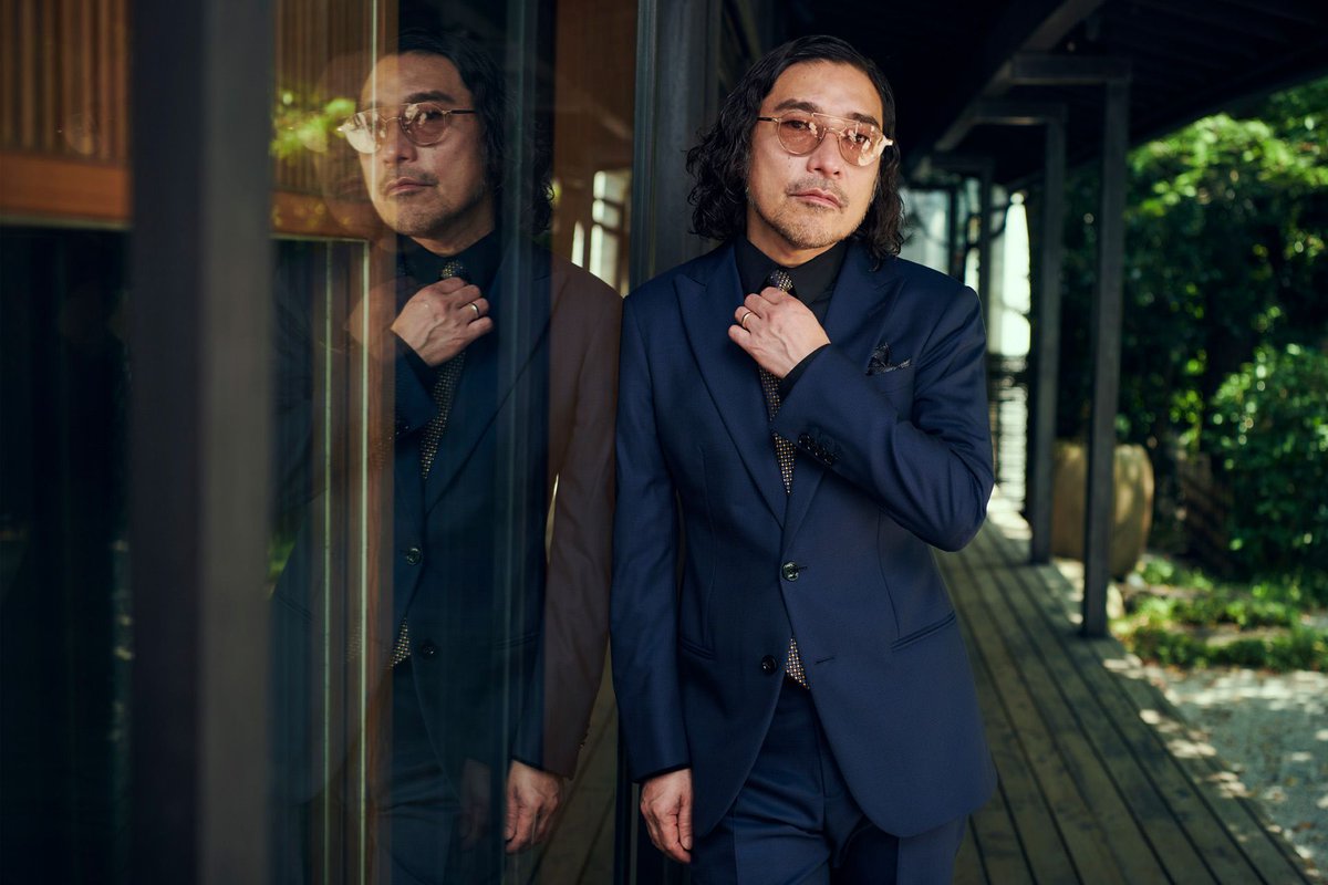 Gq Japan Auf Twitter ジョルジオ アルマーニのメイド トゥ メジャーなら コンプレックスが個性に変わる トータス松本のこだわりを表現したスーツが完成した はたしてこのオーダースーツを着て観客の前に登場するのは どのステージだ 記事と写真 T