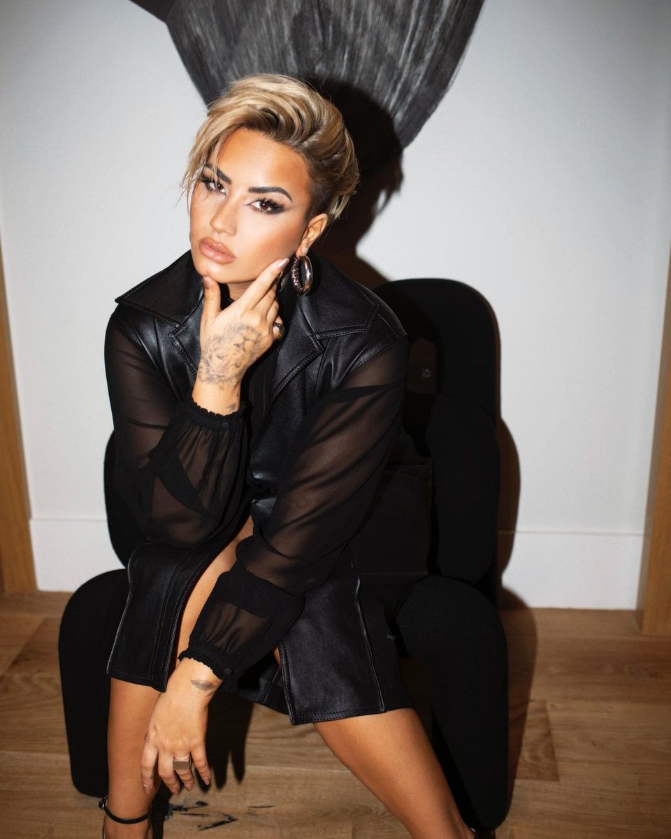 portallovato's tweet photo. MEU DEUS!!!

📲 | Demi Lovato via Instagram (ddlovato) https://t.co/YTAARQ8R9t