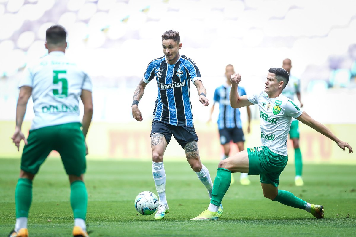 GremioEmNumeros's tweet photo. @SofaScoreBR #Desempenho Diogo Barbosa x Cuiabá: #CdB2020

- 4 Desarmes
- 5 faltas com. e 2 sofridas
- 2 Chutes travados
- 3 Dribles
- 9 Duelos ganhos no chão (9/15)
- 2 Duelos aéreos ganhos (2/2)
- 1 Impedi.
- 89% de passes certos (58/65)
- 1 Cruza. certo (1/3)
- 66% de bolas longas (2/3) https://t.co/QMxVve9ypO
