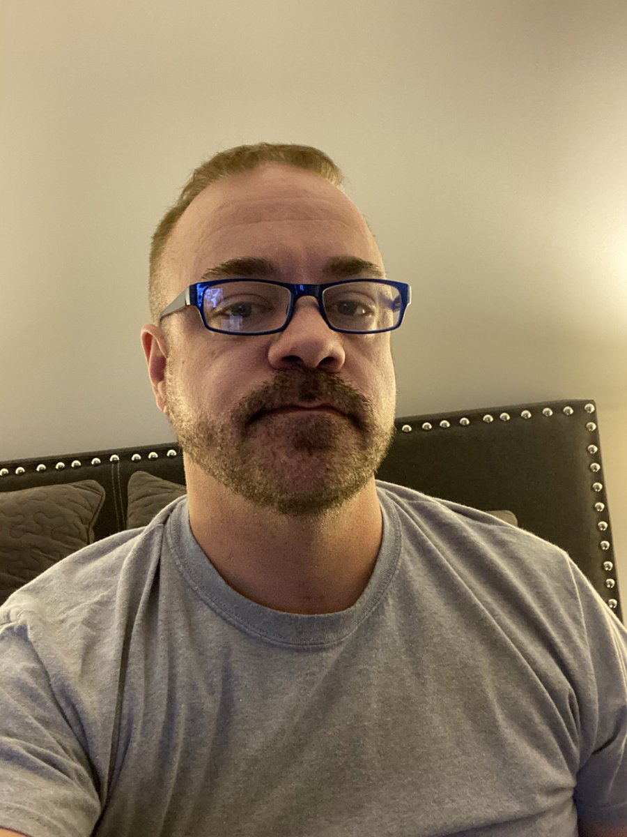 GLandonTaylor's tweet photo. Meh.....  #readingglasses #isee #foureyes #blueframes #approaching50 https://t.co/XTWIyBIH0X