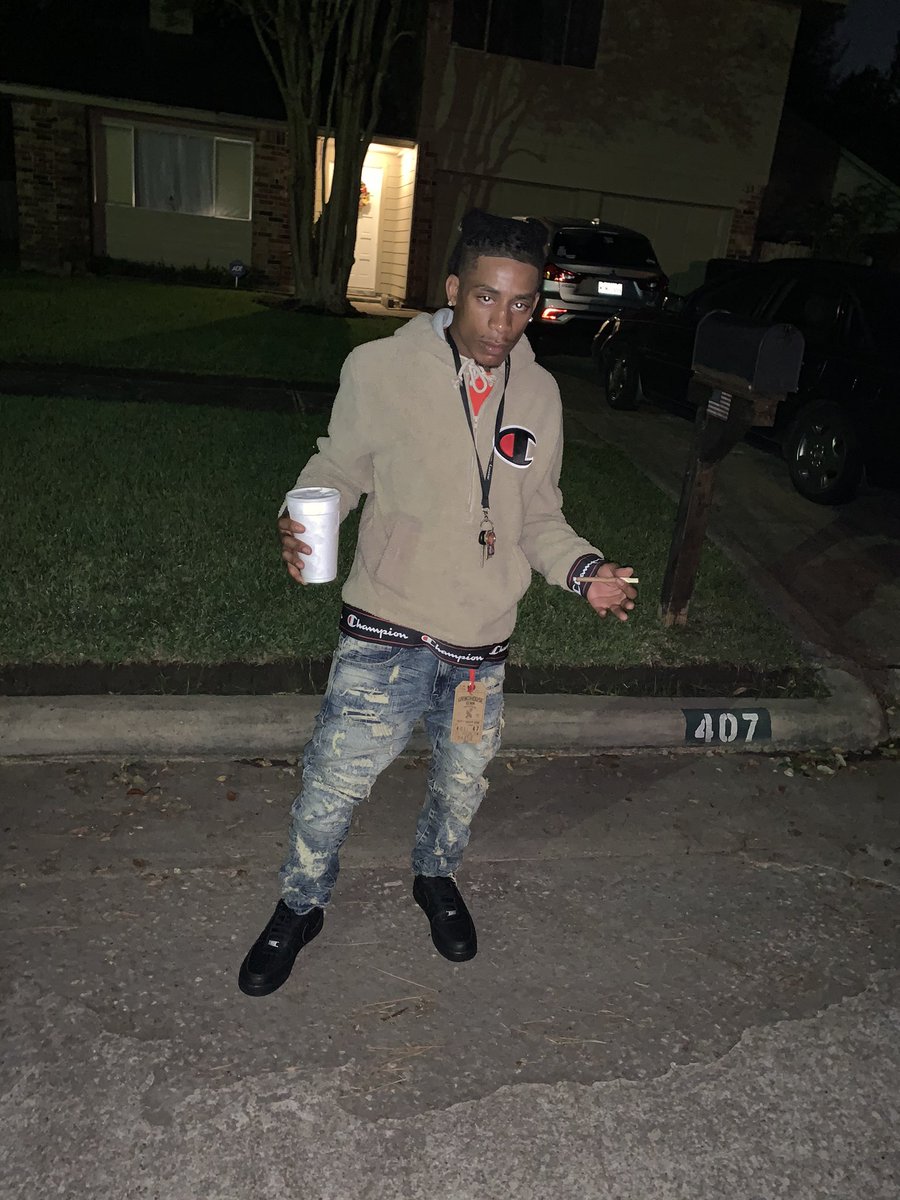 Ant100_'s tweet photo. took a couple losses i got ghetto angels 🖤 #LLMaine 💙 #LLPratt 💙 #LLDj ❤️ #LLZeno 💙 #MyWorld🌎 https://t.co/Uua6Xs5LIN