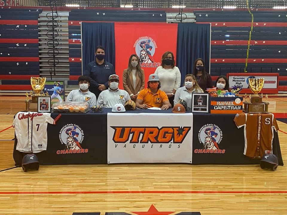 VMHS_BISD's tweet photo. 💙❤️🎉⚾️Congratulations to Rafael Capistran on signing his letter of intent to play baseball for the Vaqueros of UTRGV; an NCAA Division 1 program!!! ⚾️ 🎉 ❤️💙 https://t.co/T4QhgN6XU6