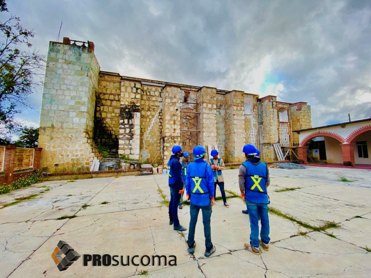 PROSUCOMA's tweet photo. Con la responsabilidad y el compromiso de siempre, iniciamos un proyecto más...

📸 Intervención || Del Templo de San Miguel Etla, atención de daños por sismos.

Somos #PROsucoma 👷🏻‍♀️👷🏼‍♂️
#RescateTangibleDelPatrimonio
@Conavi_mx @INAHmx @InpacOaxaca @ArturoToledo_M @Conversando_Oax https://t.co/dCqpgsw80S