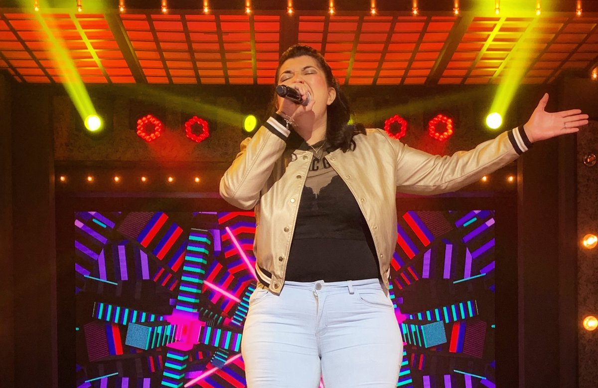 TQuierenFama's tweet photo. ¿Qué tal te pareció la presentación de Melanie? 🎶🎤 #ObservoQue https://t.co/Vs5jqQAXa6