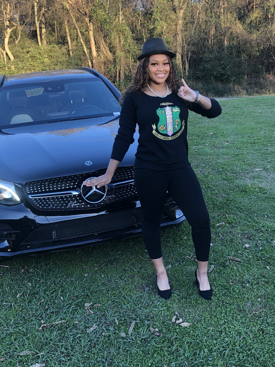 DiamonddMillerr's tweet photo. Waited for this, DediKAted to this 💕💚 #AlphaPsi #WomenofAKA #PrettyGirl #Phirst #PrettyinPink https://t.co/yQLvje7xlt