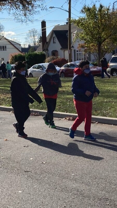 mmsPalumbo's tweet photo. Our turkey trot was a huge success today thanks to the Community Action Club, Student Council and everyone who participated! We raised over $400 to buy additional items for our food drive to help feed Mineola families this Thanksgiving. @MineolaMS #mineolatogether https://t.co/bNQI9seJvw