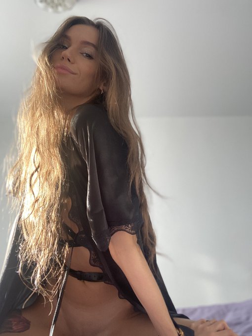 Goodnight :) https://t.co/3Rmt6oHn1K<a href="/tag/girl"class="tags"><span>#girl</span></a><a href="/tag/skinny"class="tags"><span>#skinny</span></a><a href="/tag/fetishmodel"class="tags"><span>#fetishmodel</span></a><a href="/tag/playtime"class="tags"><span>#playtime</span></a>