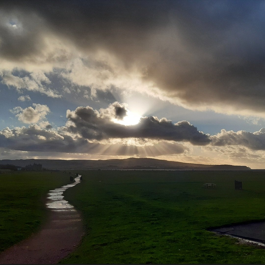 BloodyPolitics's tweet photo. Climbing a big hill over in the Scottish borders was postponed due rubbish weather. It wasn't an entirely wasted day and the sun came out briefly.๐ฆ
#WestCoastWomble #lockdownlols
#Scotland https://t.co/2ZqSzyMtIi