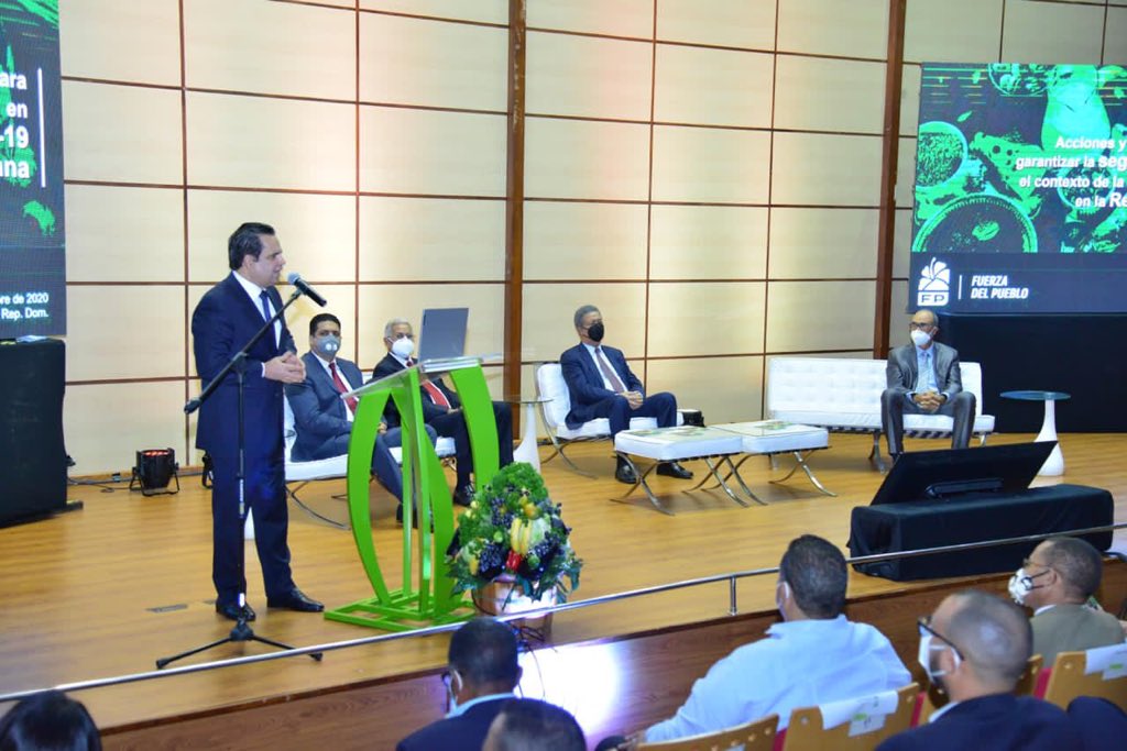 LeonelFernandez's tweet photo. Extiendo mis felicitaciones a los miembros de las Secretarías de Asuntos Agropecuarios y Desarrollo Rural de la Fuerza del Pueblo, por el magnífico documento que han presentado al país el día de hoy. https://t.co/HaMEgA53OY