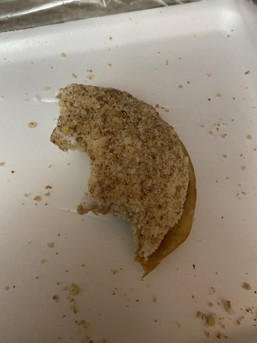 mrjhunt's tweet photo. In honor of my grandpas birthday today we ordered his favorite donut. My wife told the bakery she need 2 male Persians just how he would order. The lady looked at her and asked in a straight face “male” Persians.  Yup, ones with nuts she replied.  Cue laughter. Thanks gramps. https://t.co/tTp8yvXGBl