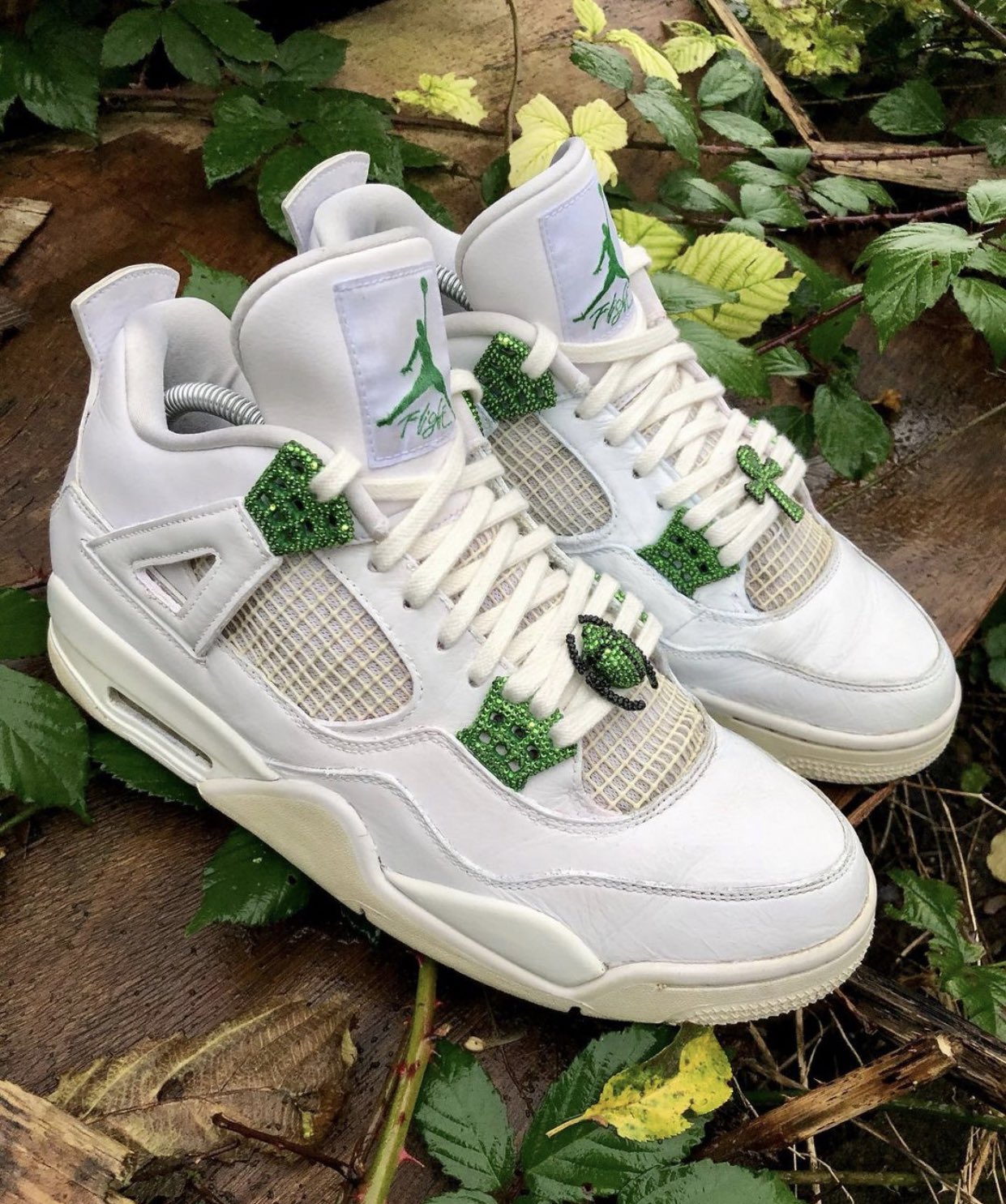 classic green jordan 4