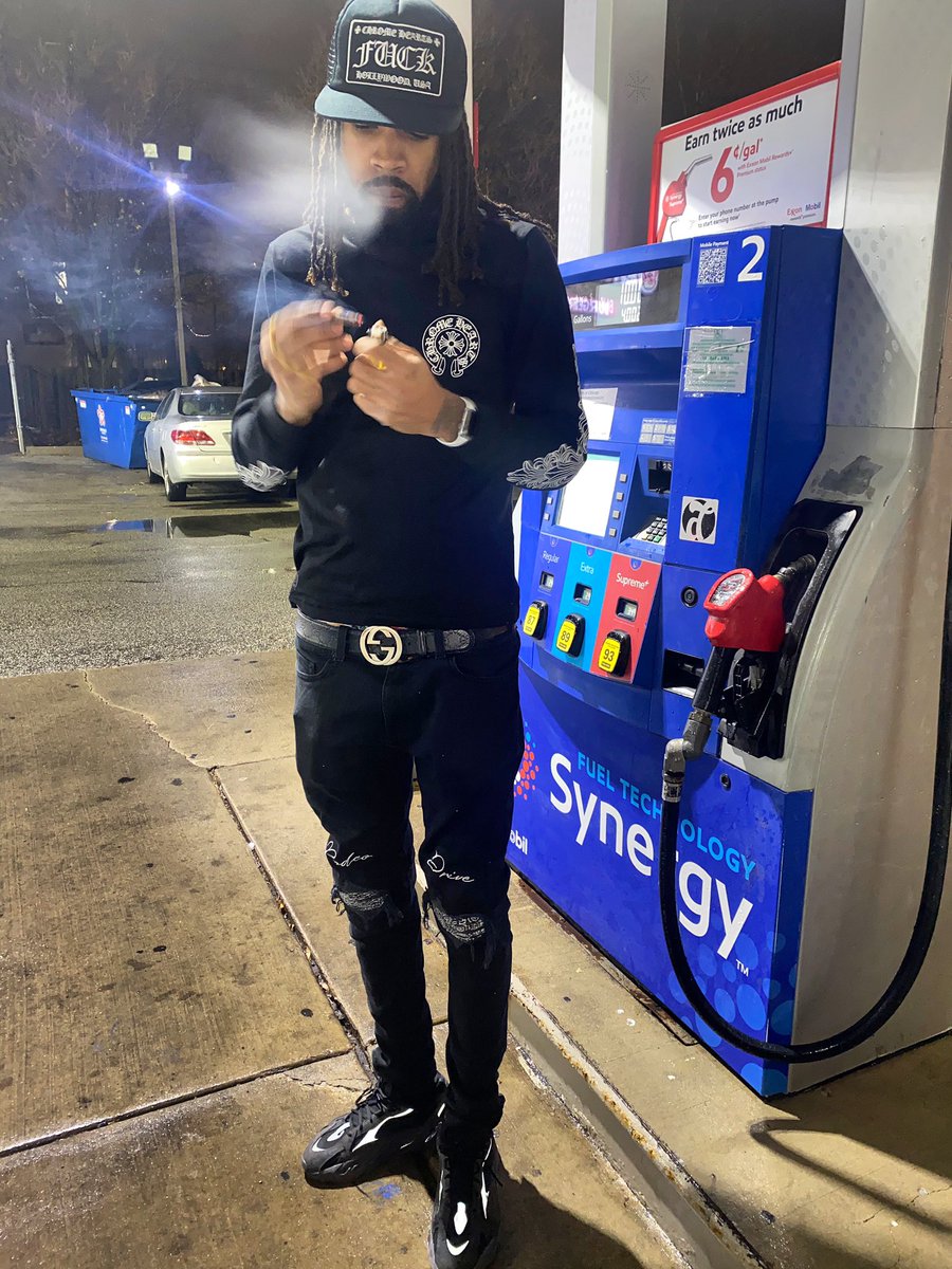 BallinLikeJAYELO tweet media