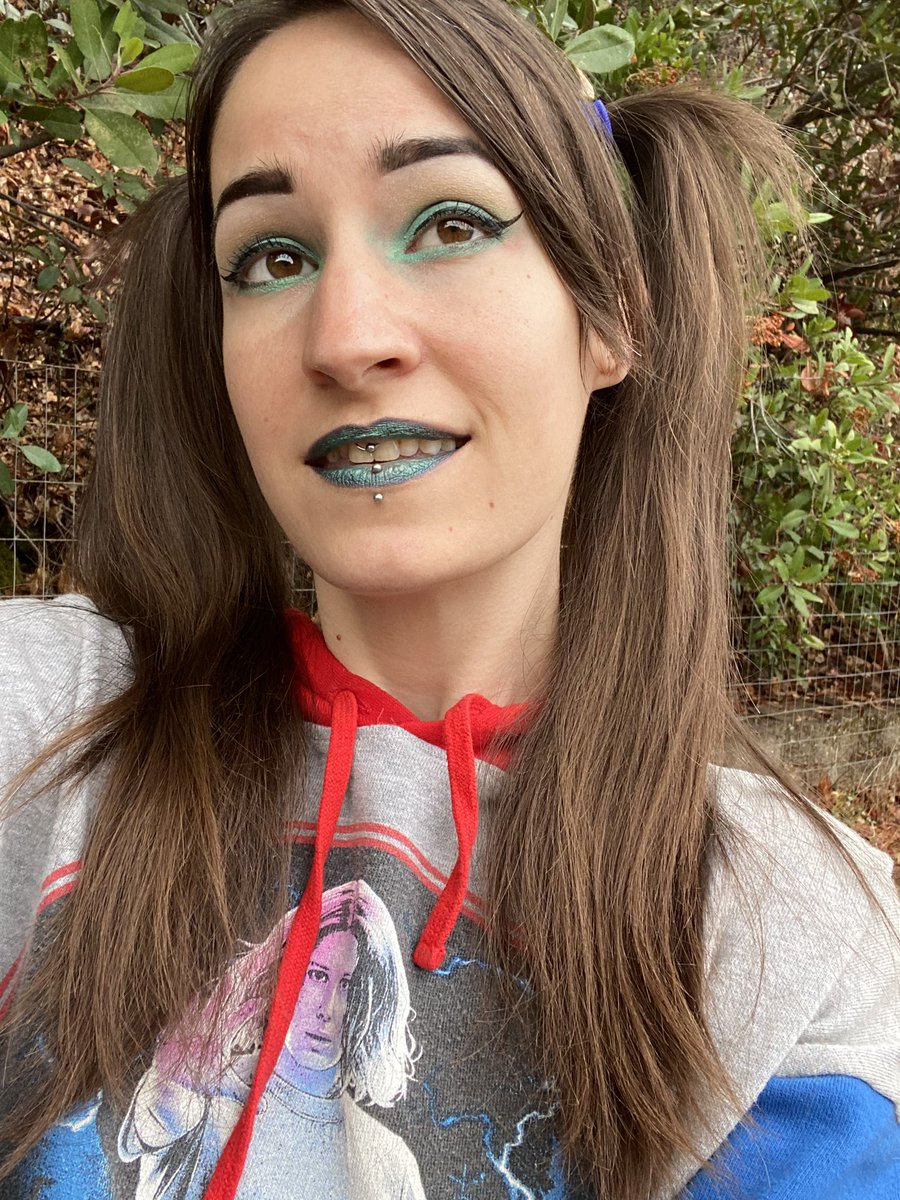 LovelyMuse5's tweet photo. Who knew #eyeshadow doubled for #lipstick? 😘
#makeup #makeuplooks #color #colorful #beautiful #gorgeous #lovely #merch #strangerthings https://t.co/4YLBwcDQmj