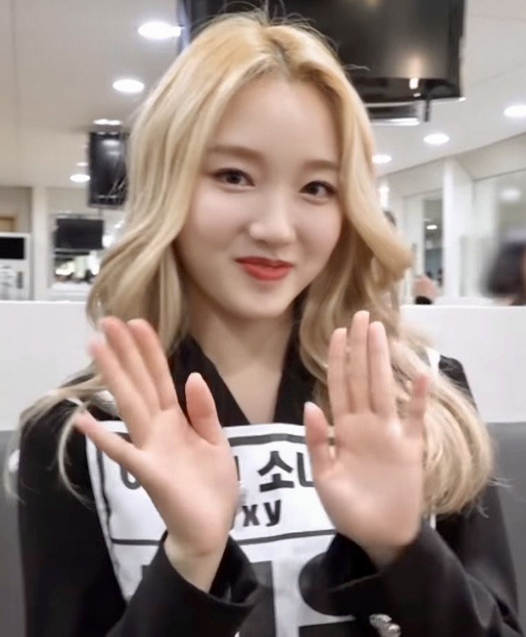 [ <a href="/loonatheworld/">이달의 소녀(LOOΠΔ)</a> ]