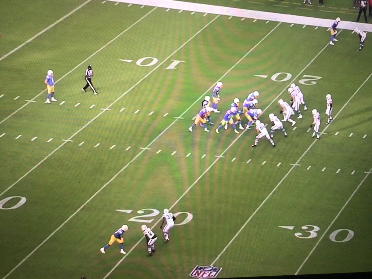 Here’s why coaching helps lift talent & why Miami is winning despite not having great depth. The early punt block vs LA: Kavon Frazier at the bottom of the formation - #35 on the 0 of 20. Runs from covering the gunner to back into the middle. Nothing too strange about that......