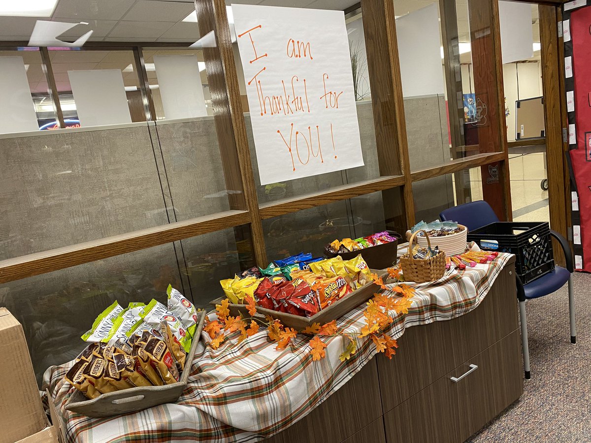 While we can not be together, I get to visit if our Edison staff visits the buffet and I happen to be in my office! Thankful everyday. Celebrating thankful November. @drfulmoref love my 🦅! #NEU #OPSProud #makesomeonesmile