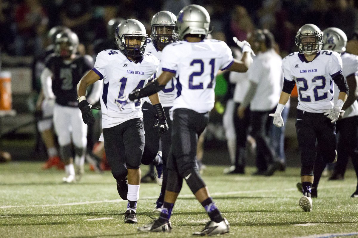 BKHoCoSports's tweet photo. During its string of three straight playoff appearances from 2016-2018, @Long_ReachFB had one of the county's top defensive units each season. Before that, standouts like @rdcee_ led the way. See all the Lightning All-Decade players: https://t.co/iFEi3XmaBO https://t.co/gAcNcnB0kl