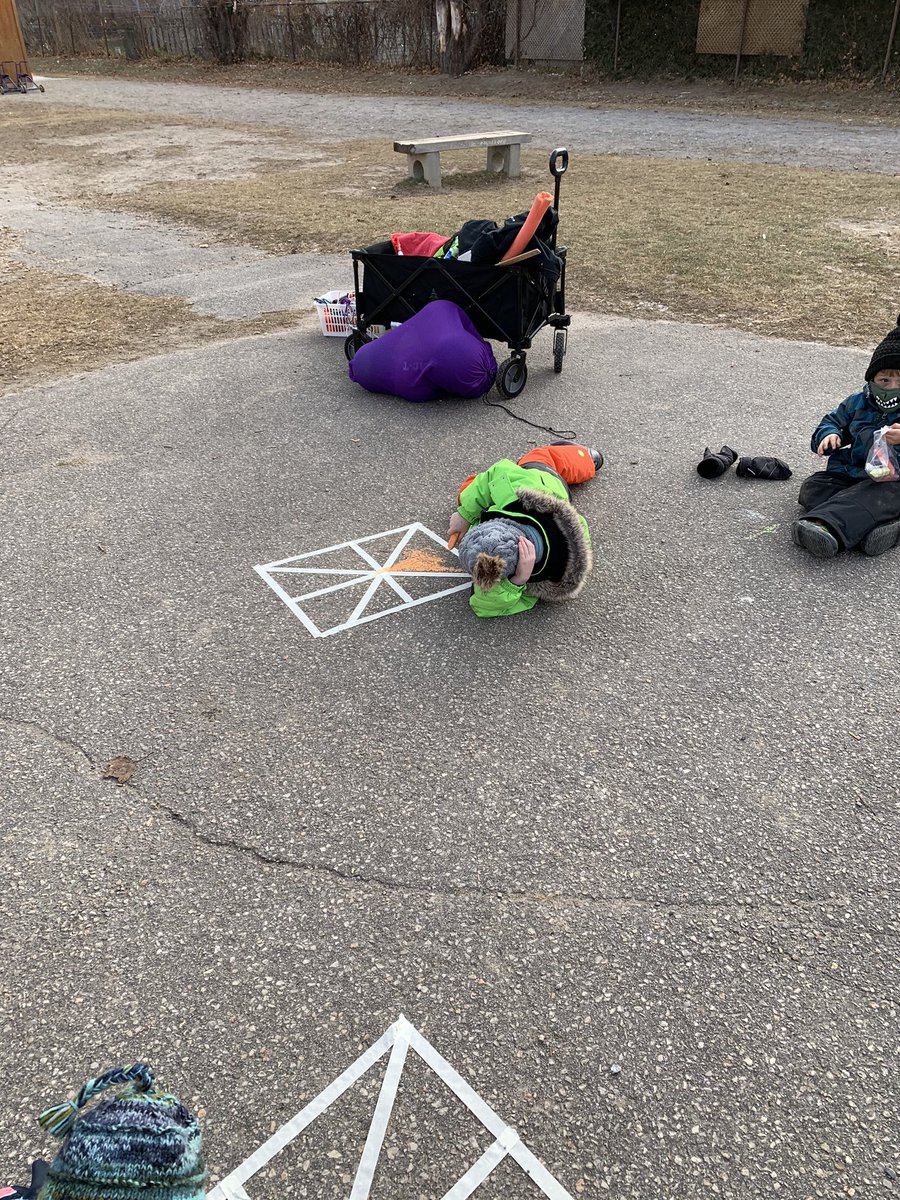 kathy2271's tweet photo. Our gym shape activity today! #tldsb #lfps #lesliefrost #tldsblearns https://t.co/QDyPUvPquc