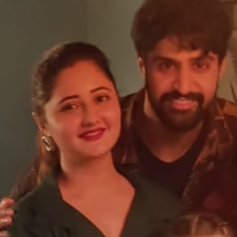 Unicorn_Suzzz's tweet image. Cutieeess🥺💕
We're sooo excited for this😭❤❤❤
#tandoor 
#wrapupparty 
#RashamiDesai 
#tanujvirwani 
#TaRash 
#RashNuj 
#film 

@TheRashamiDesai
@TanujVirwani