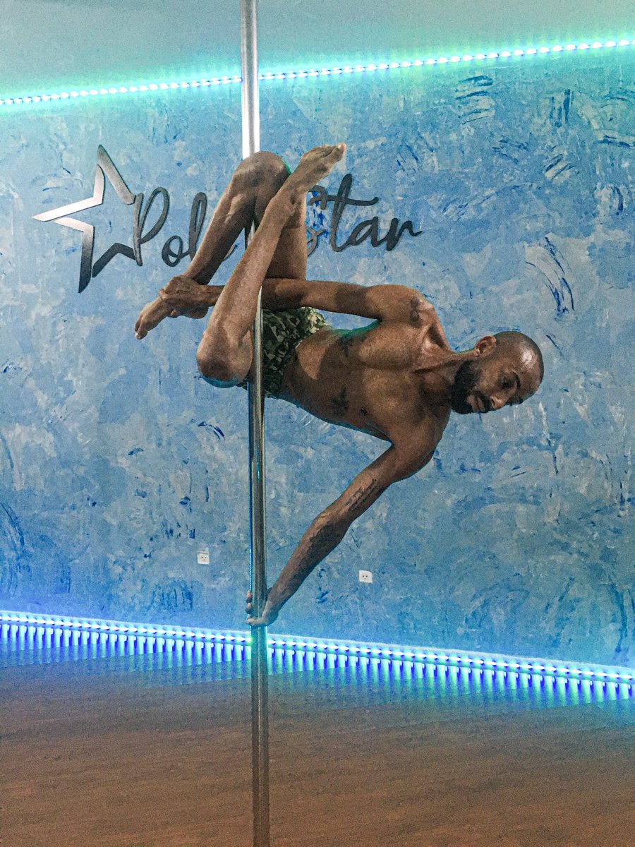 alanalves899's tweet photo. MEU COMBO DE HOJE.
#PoleFlex #PoleAcrobatico #Paixao
💙🤸🏾♂️💪🏽 https://t.co/PUlYyKQ6VC