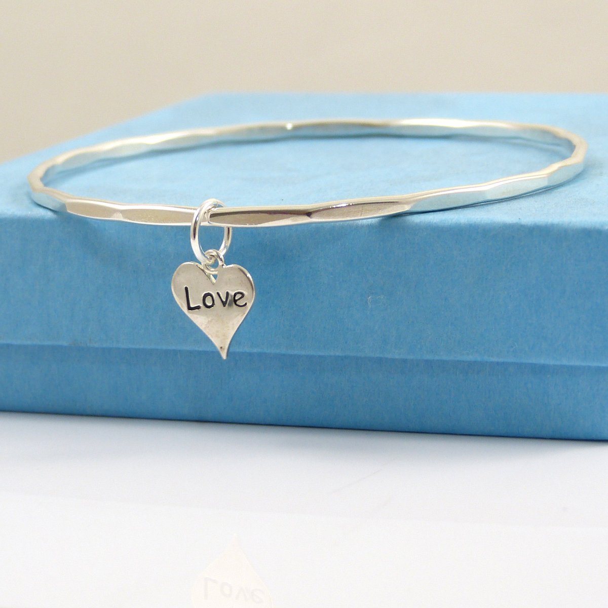 TheStrandline's tweet photo. Sterling Silver Heart Bangle, Bangle Bracelet, Sterling Silver Bangle, Hammered Bangle, Beach Wedding, Love Heart https://t.co/m5nlSgPxCK #EarlyBiz #Northumberland #UKGiftAM #thestrandline #supportsmallbusiness #giftideas #StackingBangle https://t.co/mS1Prr2eoJ