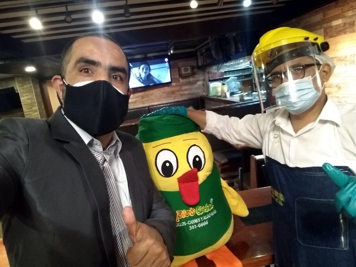 pios_chicken's tweet photo. #PiosFriends
El #PolloPios y sus colaboradores junto a @FerLlanos. Muchas gracias por tanto cariño y preferencia. !!!! 🐥🤩
Delivery Pios: ☎️ 351-6666 ☎️ 351-7878 📱999-999-920. https://t.co/erShTM91bI