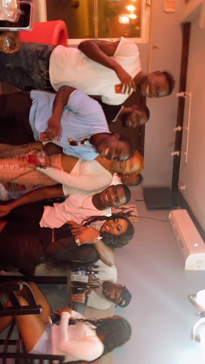 dollybankz's tweet photo. Don’t hang with your cousins then, happy birthday Nique💋❤️ it’s the Mackey’s from Andros for me 🥰 https://t.co/1IozgNZwx2