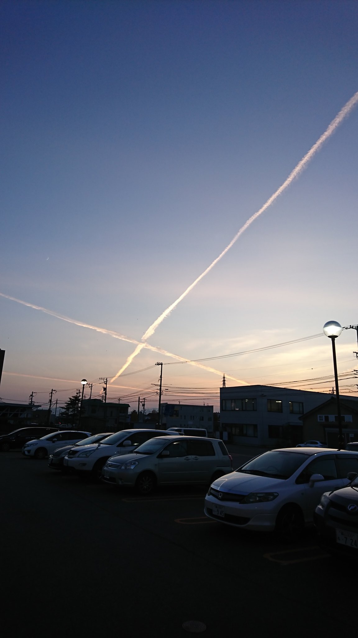 クロスする飛行機雲 Twitter Search Twitter
