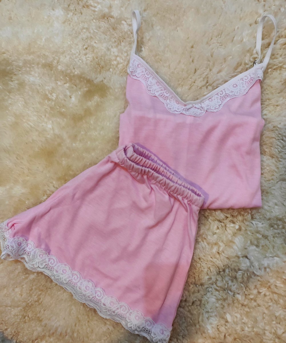 ClariLozada's tweet photo. Hola gente de tw! Estoy vendiendo pijamitas suuuuper lindos y me darían una mano enorme con un RT para llegar a más personas 🙌🏽 Esta es mi página de Instagram para que me sigan y vean todos los modelitos que van entrando, talles, envíos, etc:  https://t.co/Gh0jIsYMLp
GRAGIASS 💖 https://t.co/lBssE3wUza