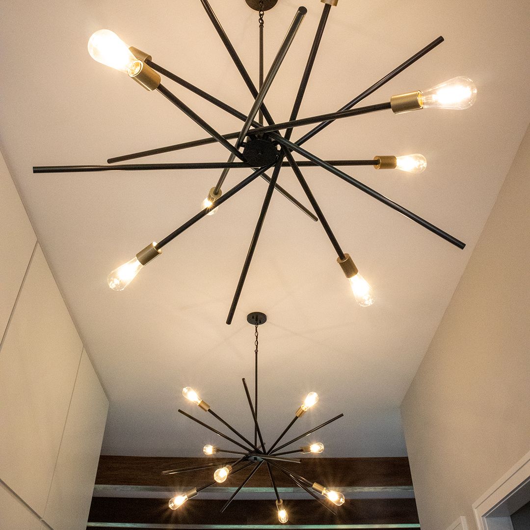 SchumacherHomes's tweet photo. #BehindtheDesign with @progressltg: Just the right amount of wood accents, a neutral color palette punctuated with earth tones for a subtle pop, and textures galore define the Modern Farmhouse trend in our Charleston II. #SchumacherHomes #ModernFarmhouse #ProgressLighting https://t.co/MAcM3YDrDu