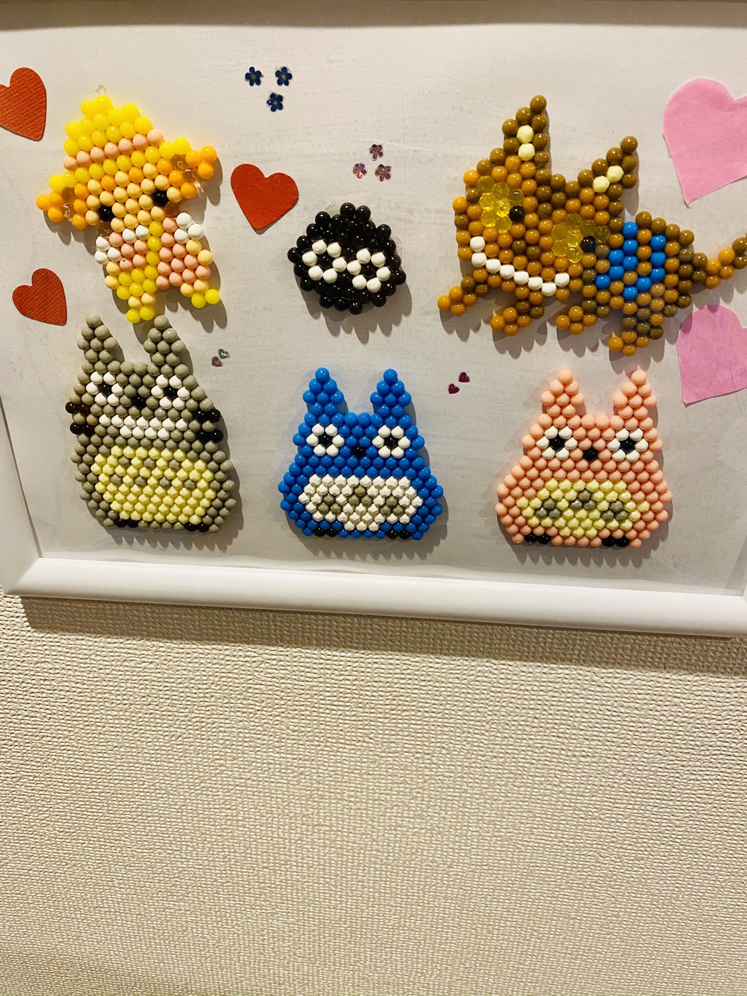 かわたひでき 子連れホテラー 娘が作ったトトロたち アクアビーズは集中してくれるし 頭も使うのでいいですね 11 21にエポック社から鬼滅の刃のアクアビーズも出るとのことで予約済み トトロ メイちゃん ネコバス アクアビーズ 鬼滅の