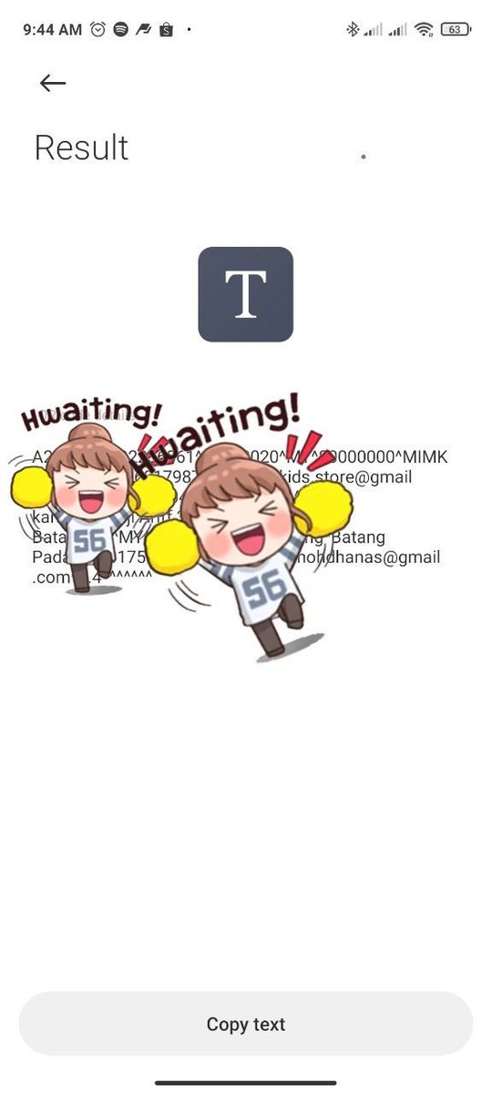 Email pelanggan ada di QR Code di AWB. Scan sahaja dan anda akan dapat email pelanggan di situ(Tapi tu lah. Payah jugak nak scan satu2 kat AWB tu. *nangis jap*)