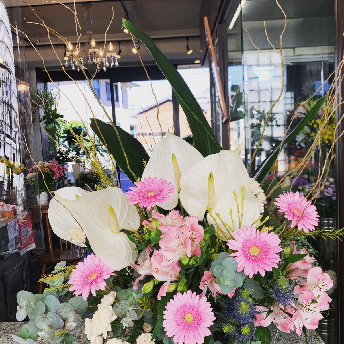 f328com's tweet image. 本日お届けの定期装花です