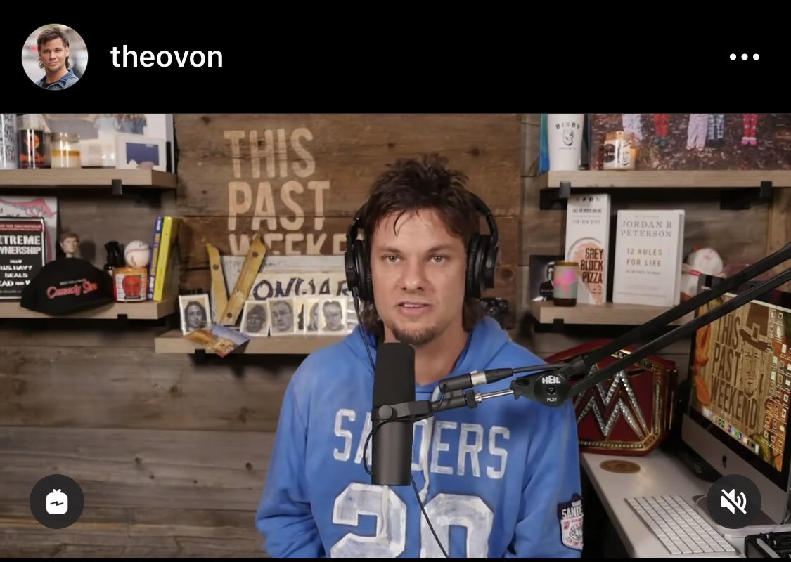CoryWMusic's tweet photo. @TheoVon I give up, where did you get this hoodie?  #barrysanders https://t.co/uilMIkQVwj