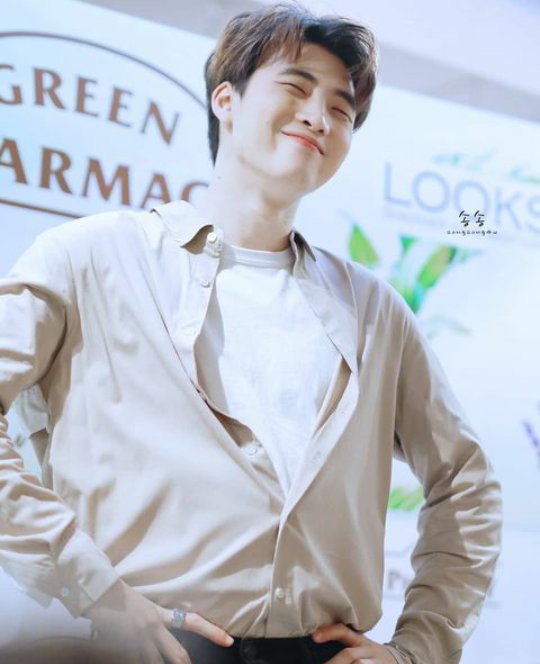 Stay2wish's tweet photo. Lo amo por el hermoso ser humano que es, me transmites luz y felicidad💙☄ 

Gracias por existir @m34nismind
🐻
#ThatsWhyILoveMean https://t.co/nBoGfik3Yo